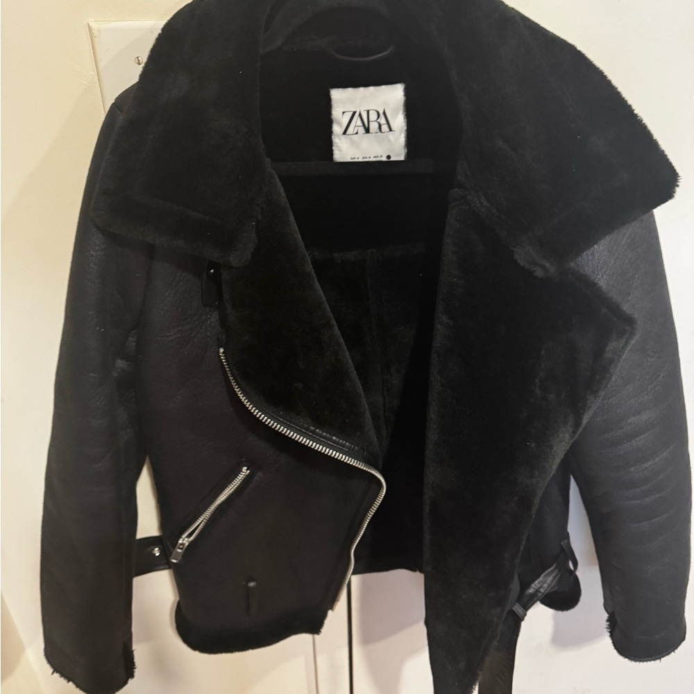 Zara Women's Black Leather Jacket with Fur Collar